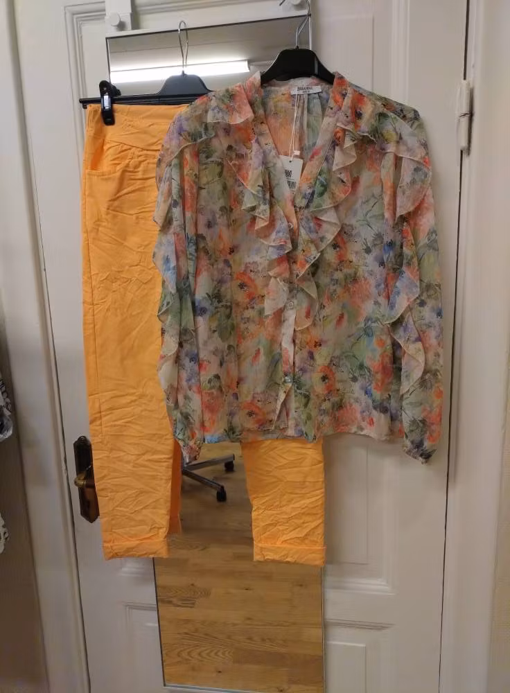 Blommig volangblus - multi