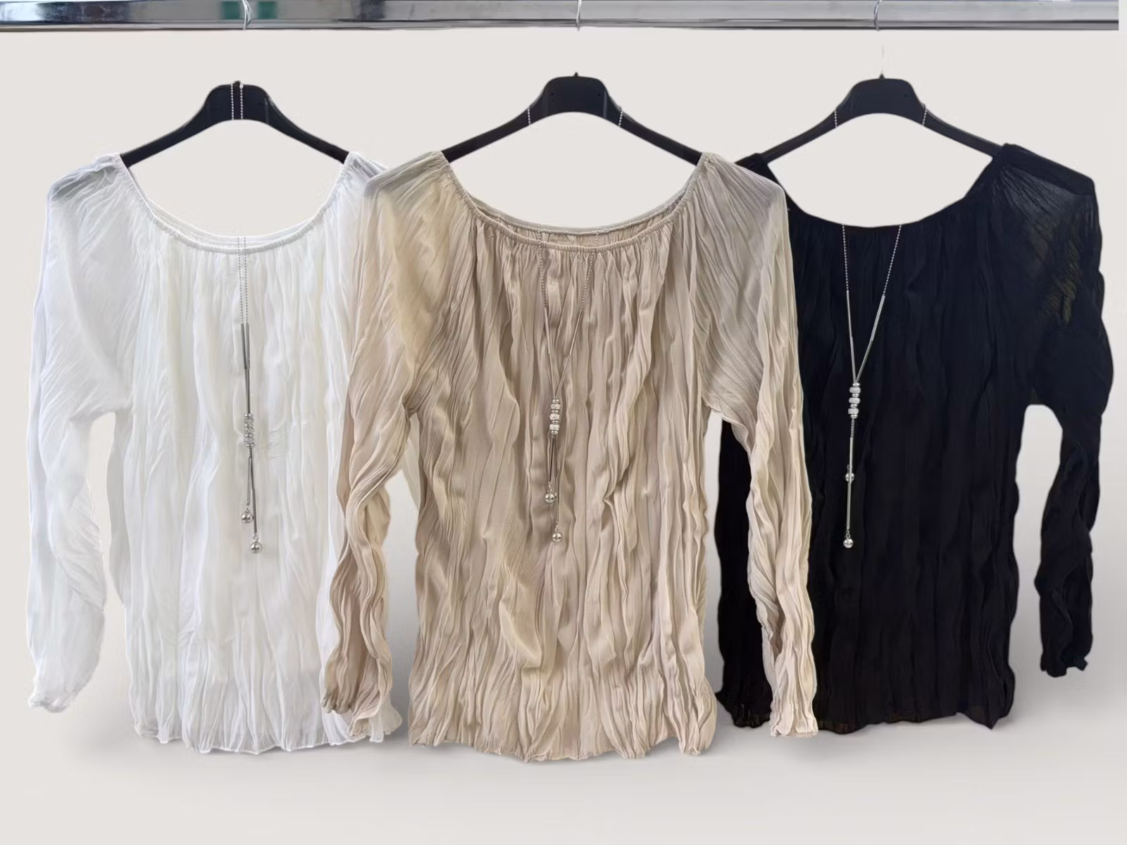 vit blus lång ärm halsband medföljer