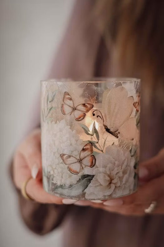 majalykta krackelerat glas mönster hortensior fjärilar