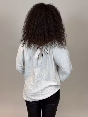 Blus med knyt - beige