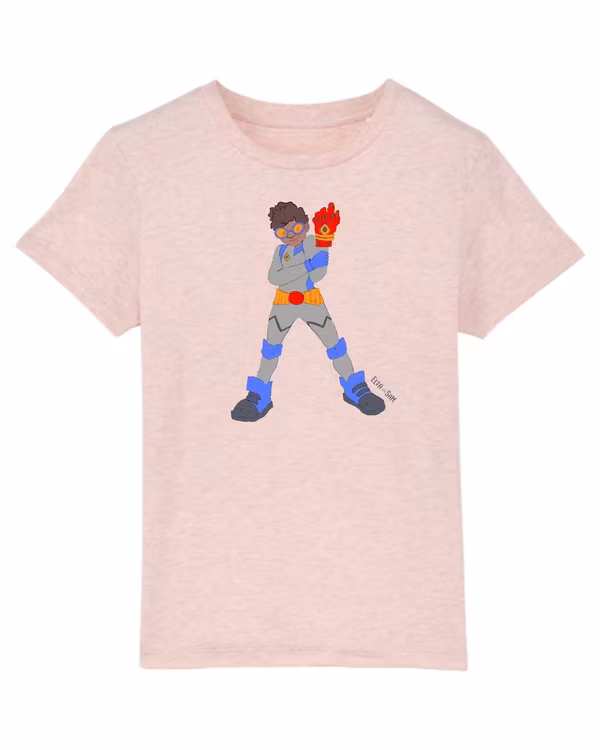 Rosa T-shirt ekologisk bomull för barn, med en superhjälte på med mörk hy.