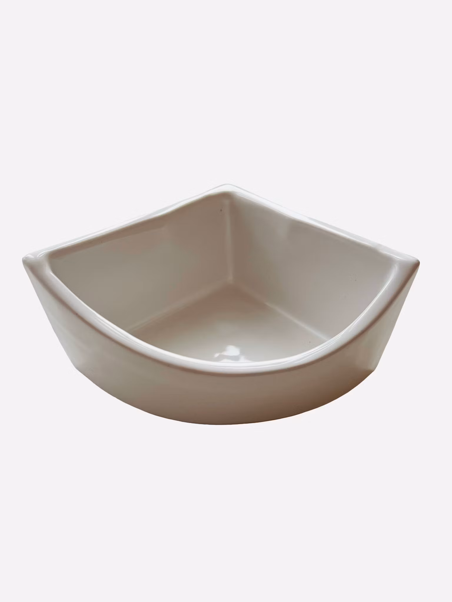 Keramisk hjørnetoalett