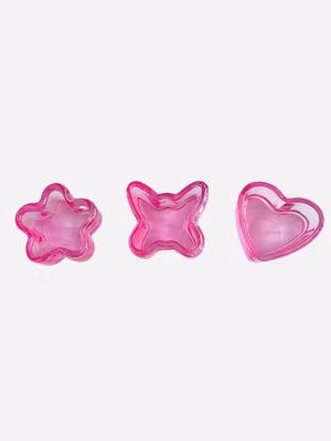 Vannskål i rosa glass – hjerte, blomst & sommerfugl
