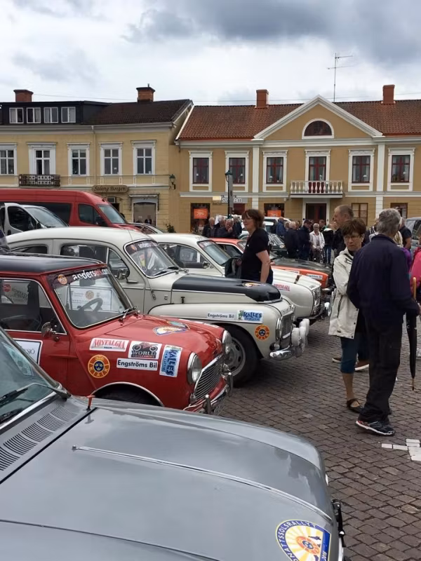 Midnattssolsrallyt med sevicedepå på Eksjö Torg