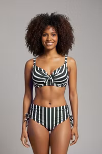 Saltabad bikinibh fullkupa Dolly clear water avokado