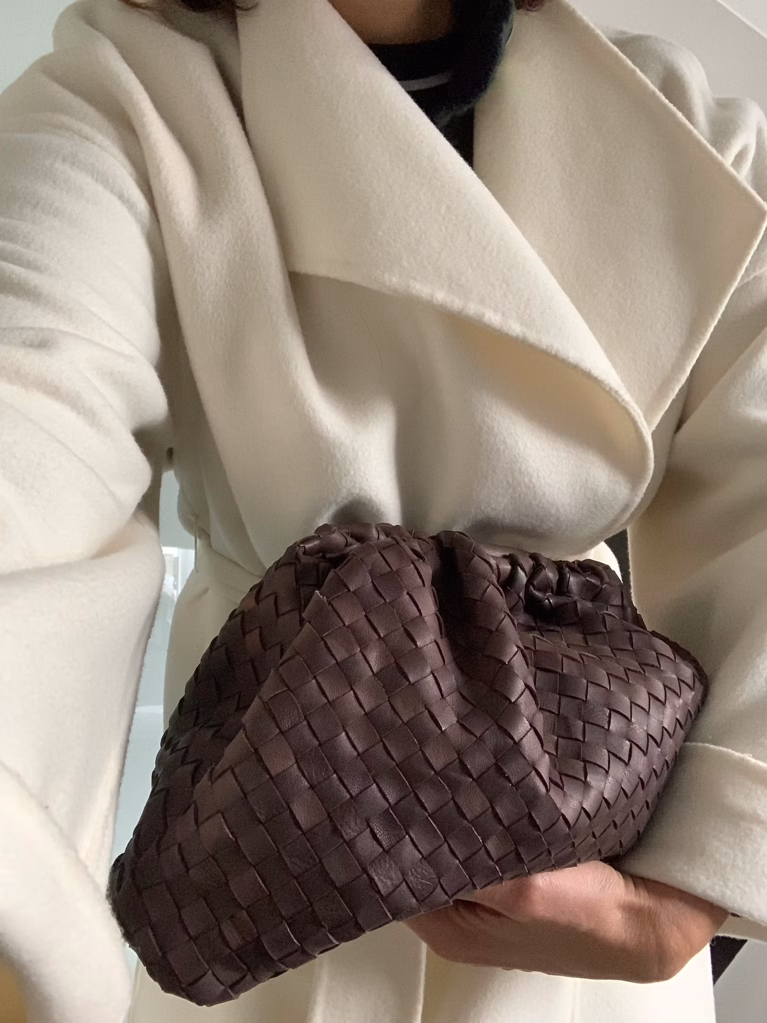 Flettet vevd clutchveske i myk skinn