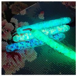 Diamond Painting Resin Penna Självlysande Vit (Color metalländar)