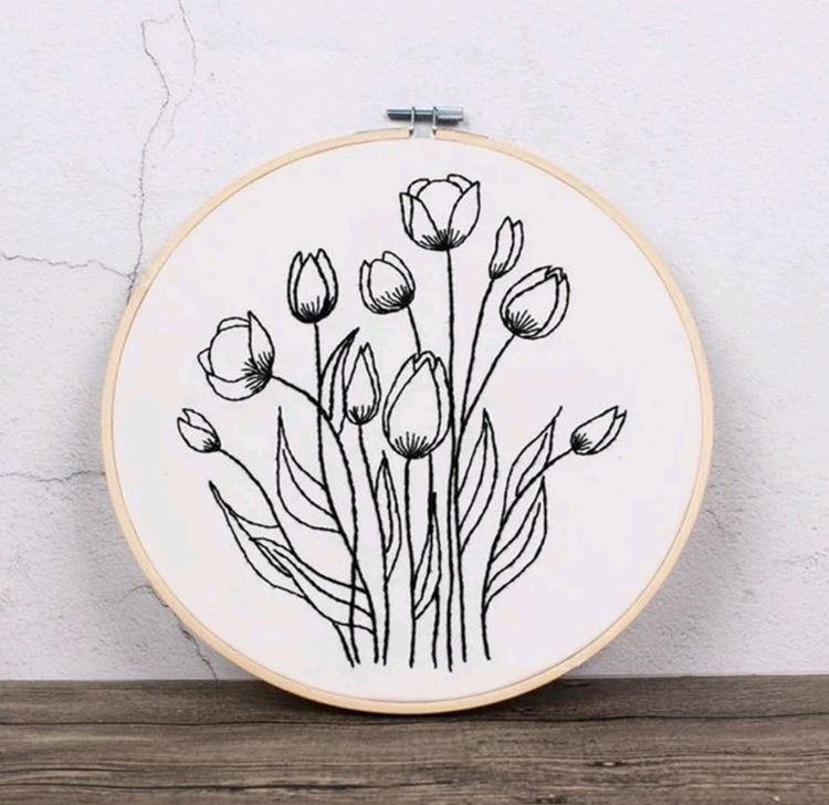 Övriga Broderier Sketched Flowers 20x20