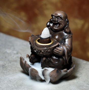 Peace Of The East Lucky Buddha Backflow Rökelsehållare