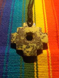 Chakana-halsband i grön serpentin