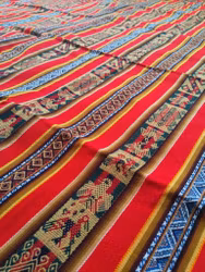 Stor Altarduk/Bordsduk i peruansk stil – Ull 205 × 132 cm