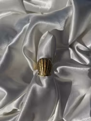 Statement Shell Ring Guld