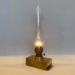 Liten insatsfotogenlampa i mässing 7'''