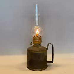 Liten patinerad fotogenlampa i plåt 3'''