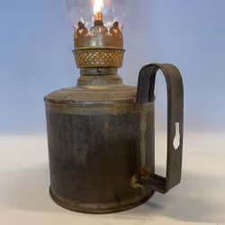 Liten patinerad fotogenlampa i plåt 3'''