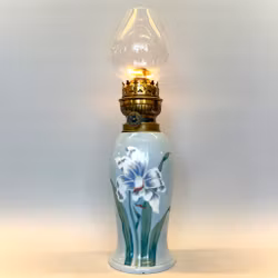 Blommande bordsfotogenlampa i porslin 15'''