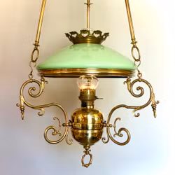 Ljuvlig antik takfotogenlampa med kragskärm i celadon 25'''