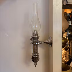 Italiensk kardanupphängd väggfotogenlampa i krom 10'''