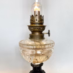 Fotogenlampa på svart zinkfot/patinerad 8'''