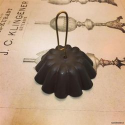 Sotskydd för fotogenlampa - hängande svart  Ø 50-70 mm