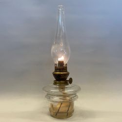 Bordsfotogenlampa i glas/mässing 10'''