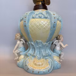 Porslinsfotogenlampa från Dietz Davis & Co 8'''