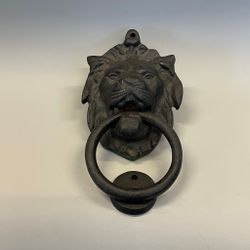 Portkläpp lejon i gjutjärn