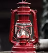 Feuerhand röd fotogenlampa stormlykta stallykta i rött