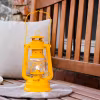 Feuerhand gul fotogenlampa stormlykta stallykta i mörkgul