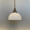 fonsterlampa vit glas tygsladd