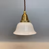 lampa vit opal opalvit liten tygsladd fonsterlampa klockskarm