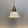 lampa vit opal opalvit liten tygsladd fonsterlampa klockskarm