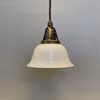 lampa vit opal opalvit liten tygsladd fonsterlampa klockskarm
