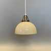 fin fonsterlampa med gult glas