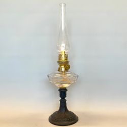 Bordsfotogenlampa på svart fot 6'''