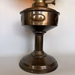 Klassisk antikbehandlad fotogenlampa med celadonskärm 15'''