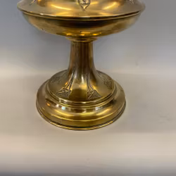 Vackert ornamenterad mässingslampa 14'''