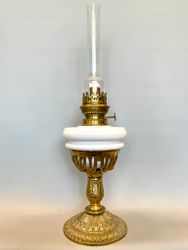 Snygg fotogenlampa i korgmodell på fot 14'''