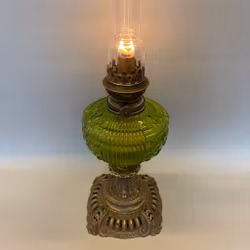 Bordsfotogenlampa i pistagegrönt 14'''