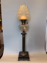 Piedestalfotogenlampa på svart stenfot 20''' Augusta