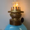 Turkos fotogenlampa med gaskupa cirka 1870/1880-tal 14'''