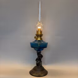 Blå bordsfotogenlampa på figurinfot 10'''