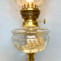 Bordsfotogenlampa med vackert mönstrad klotkupa 14'''