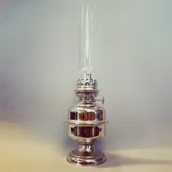 Bordsfotogenlampa på fot 14''' nickel