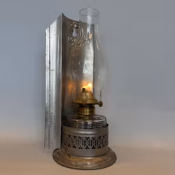 Väggfotogenlampa i korgreflektor med lotusbrännare