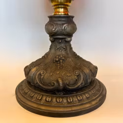 Hallonrosa bordsfotogenlampa med volangskärm 10'''