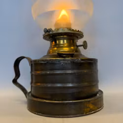 Amerikansk antik fotogenlampa med hinge burner