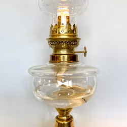 Fotogenlampa på mässingsfot 14'''