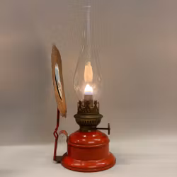 Liten patinerad fotogenlampa i plåt 6'''