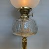 Piedestalfotogenlampa i mässing med kupa 14'''